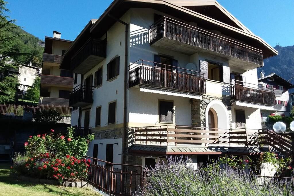 Ferrari'S: Bright Apartment With Magnificent View Киеза ин Валмаленко Екстериор снимка